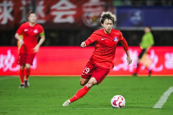 云沪深配资 博主：梅州客家后卫茹子楠至少伤缺一周，铁定无缘对阵河南的比赛